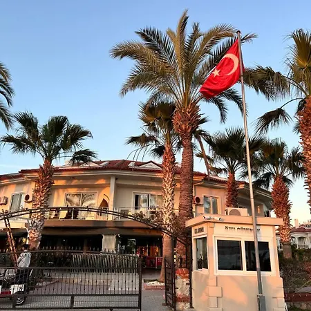 Sunset Club 3 Bedroom * フェティエ